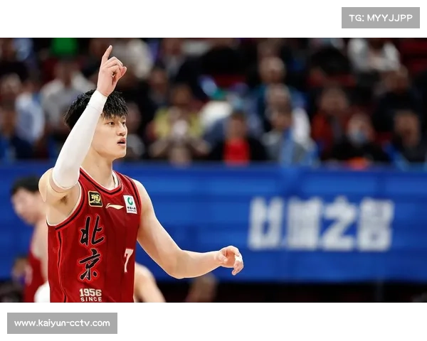 曾凡博防守端连送盖帽，年轻锋线国际赛场证明价值